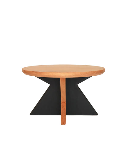 Mesa de centro de madera maciça.