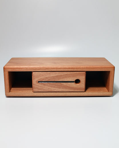 Suporte Elevado para Monitor feito de madeira.