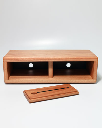 Suporte Elevado para Monitor feito de madeira.